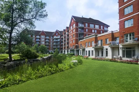 Extérieur — Le Cambridge