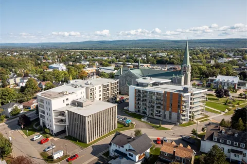 Extérieur — Résidence des Bâtisseurs Mgr Deschênes