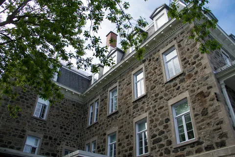 Extérieur — La Résidence des Berges inc.