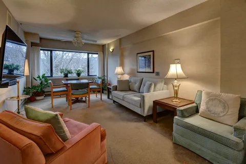 Aire commune — Manoir Westmount Inc.