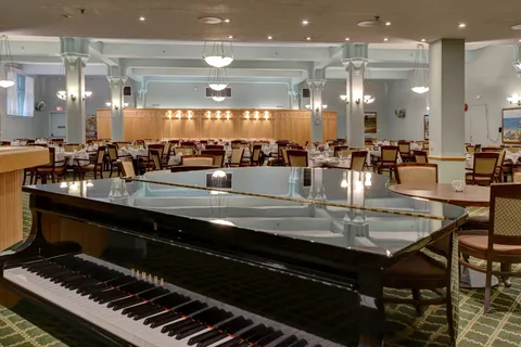 Salle à manger — Manoir Westmount Inc.