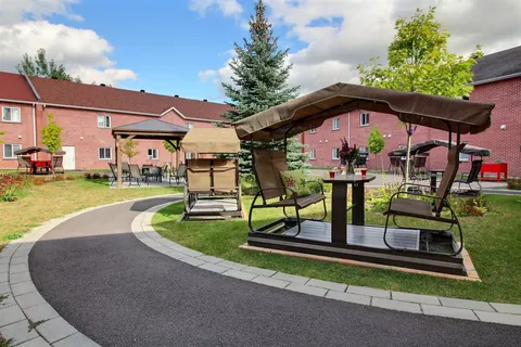 Terrain — Chartwell Manoir Saint-Jérôme, Phase 1 à 4, résidence pour retraités