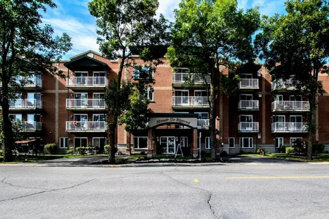 Extérieur — Manoir DeBigarré inc.